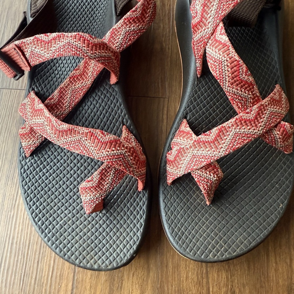 Chaco Z2 Sandals Womens 9 Orange Coral Beaded Outdoor Hiking Toe Strap Camp